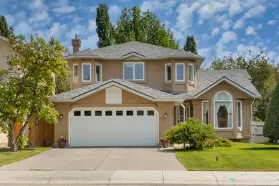 Unison Stunning 4-Bedroom, 3.5-Bath Home in Sought-After Douglas