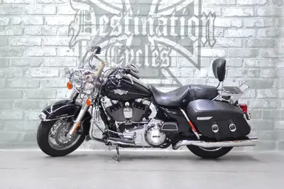 2012 Harley-Davidson Road King Classic FLHRC for sale with just under 34,000 km. Nice bike with a fe...