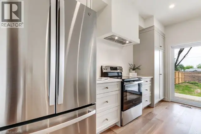 208 WILLIAM Street Delhi, Ontario in Houses for Sale in Norfolk County - Image 4