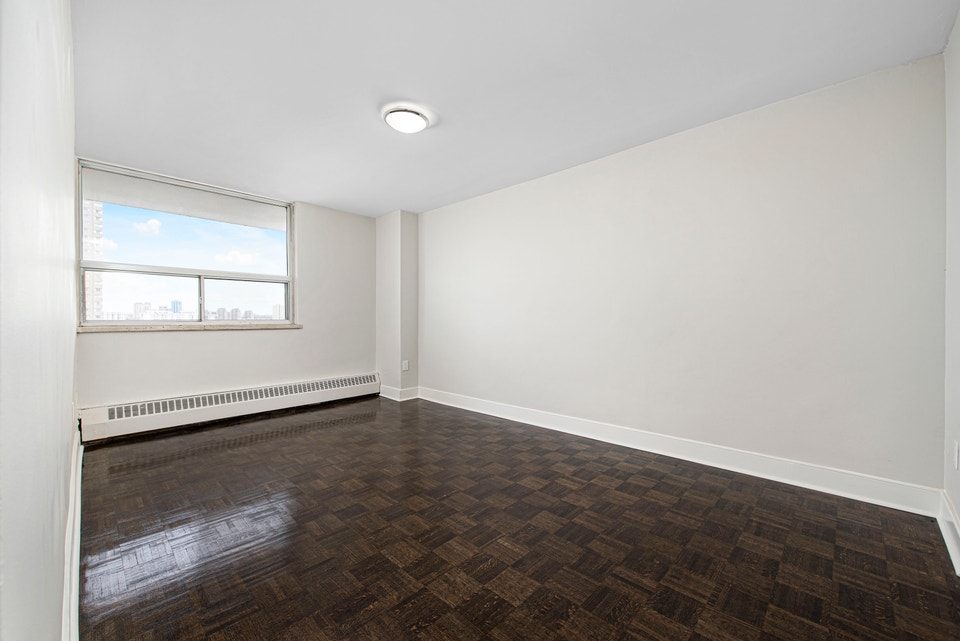 2 Bedroom Apartment for Rent - 79 Thorncliffe Park Dr 5