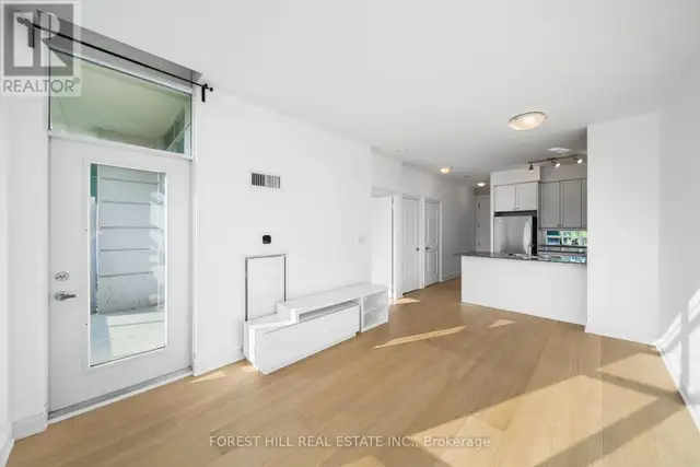 209 - 10 BLOORVIEW PLACE Toronto (Don Valley Village), Ontario63006663806849124