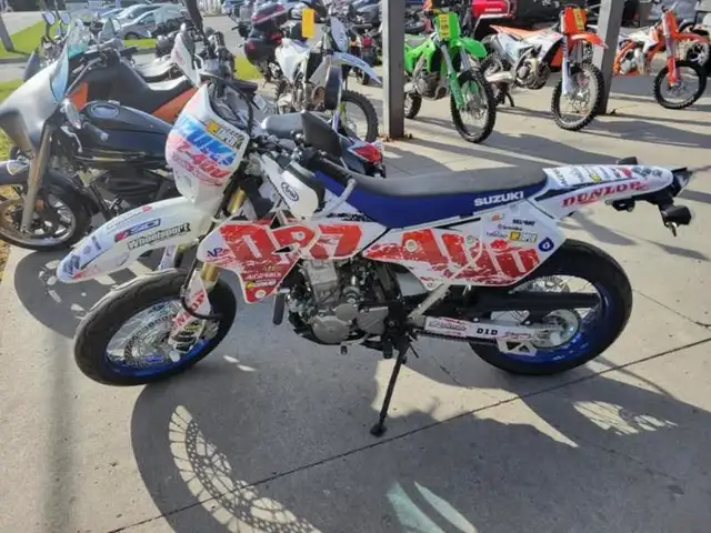 2024 Suzuki DR-Z400SM in Sport Bikes in Ottawa - Image 3