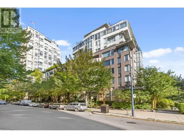 2 Bed & 2 Bath, 1055 sqft. 1288 Marinaside Crescent St, Yaletown