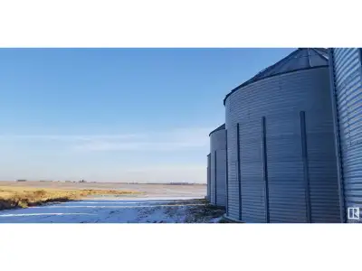 271.34 Acres. Roughly 20 acres within Fort Saskatchewan slated for residential development. Extreme...