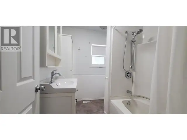 6176 SPARTAN Street Oliver, British Columbia in Houses for Sale in Penticton - Image 18