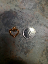 Small gold pendant 