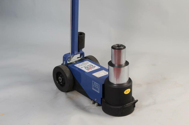 Flat Pneumatic jack professional air hydraulic floor jack in Heavy Equipment Parts & Accessories in Whitehorse - Image 3