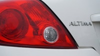 Designed for your daily drive with comfort and convenience in mind, this 2012 Nissan Altima 2.5 S 2d... (image 9)