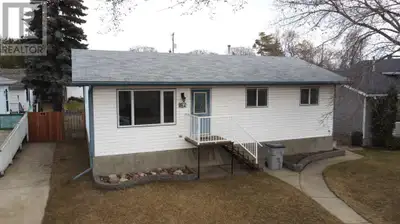 Have a peek at this nice family home located near the WHS, across from the Ball diamonds, tennis cou...