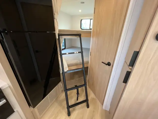 2026 Winnebago Thrive 22MBH in Travel Trailers & Campers in Terrace - Image 14