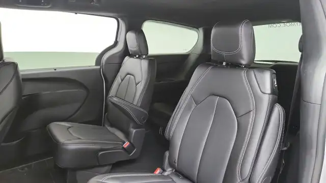 2026 Chrysler Grand Caravan in Cars & Trucks in Lethbridge - Image 29