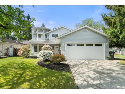 Walnut Grove Beauty. Tucked away in a family friendly cul de sac and backing onto East Munday Creek...