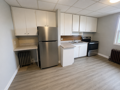 Available October 15th! Welcome to Unit 6 at 411 Simpson Street, a bright and spacious 2-bedroom + d...