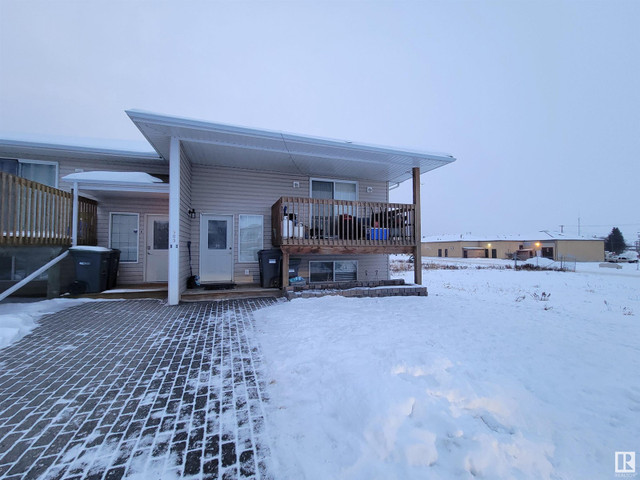 #Unit 4 / D 903 9 ST Cold Lake, Alberta in Condos for Sale in Edmonton