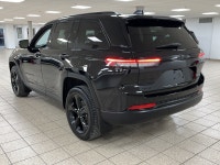 Rooted in decades of go-anywhere credibility, the 2023 Jeep Grand Cherokee Limited carries the brand... (image 3)