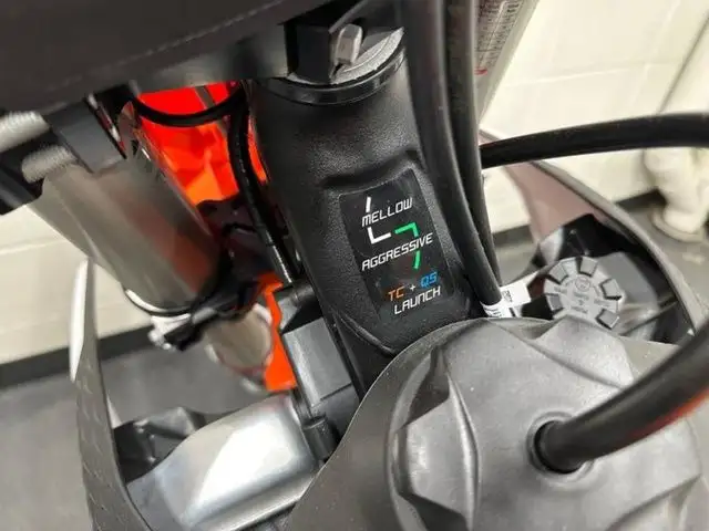 2024 KTM 250 SX-F in Dirt Bikes & Motocross in Calgary - Image 15