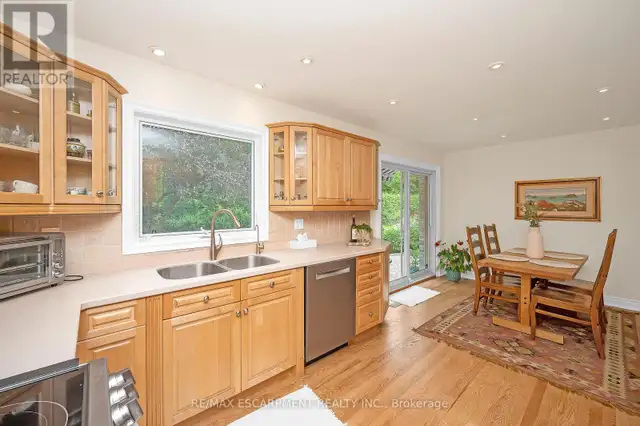 1354 EDGEWARE ROAD Oakville (FA Falgarwood), Ontario in Houses for Sale in Oakville / Halton Region - Image 13