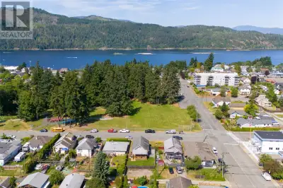 Nestled in a quiet neighbourhood directly across from a park, this lovingly 2,083sqft updated home b...