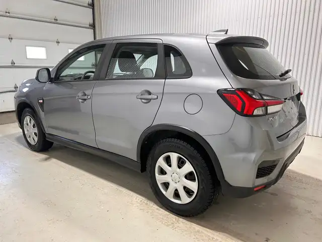 2022 Mitsubishi RVR ES AWD Bluetooth Sièges Chauffants *Traction in Cars & Trucks in Shawinigan - Image 11