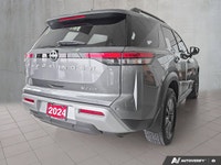 CLEAN CARFAX, APPLE CAR PLAY, ANDROID AUTO, MOONROOF, REMOTE ENGINE START.. Featuring an 8-inch touc... (image 2)