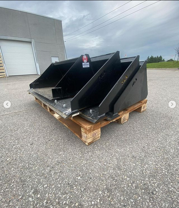 Bobcat Skid Steer Loader Buckets, Smooth Edge or Tooth in Heavy Equipment in Toronto (GTA) - Image 2