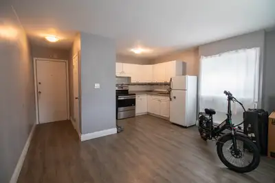BACHELOR APARTMENT IN THOROLD!!
