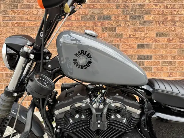 2022 Harley-Davidson Iron 883 **VANCE & HINES PIPES** **TONS OF  in Street, Cruisers & Choppers in Markham / York Region - Image 27