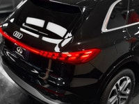 Experience groundbreaking innovation and refined comfort in this 2025 Audi Q5 Progressiv, equipped w... (image 6)