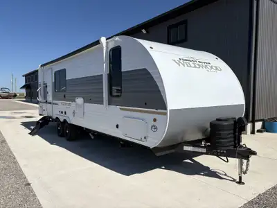 Specifications and Features: Exterior Length: 29.83 ft (358 in) Exterior Width: 8 ft (96 in) Exterio...