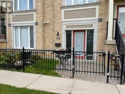 Fully Renovated 1Br End-Unit Stacked Townhome In The Heart Of Erin Mills. Open Concept Design W/ 9'...