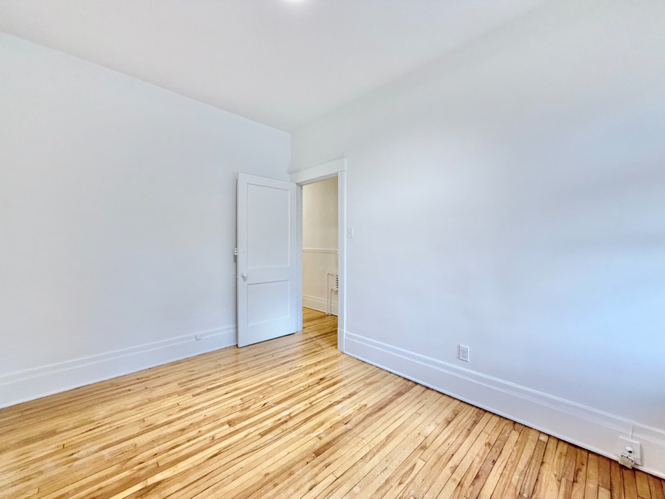 2 bedrooms near Metro Cote-des-Neiges - Appliances included 4
