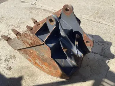 Welcome to Kent Farm Supplies Limited! 24in.Backhoe Bucket New/Used : Used Condition : Good Width :...