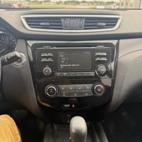 PRICE REDUCED!!! CLEAN SV MODEL!!! HEATED SEATS!! BACKUP CAMERA!!! 2016 Nissan Rogue SV AWD, Clean w... (image 3)
