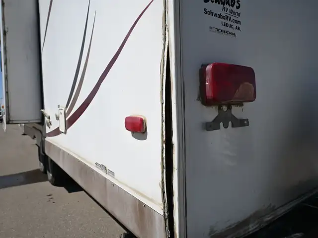 2010 Lite 28GGS in Travel Trailers & Campers in St. Albert - Image 8
