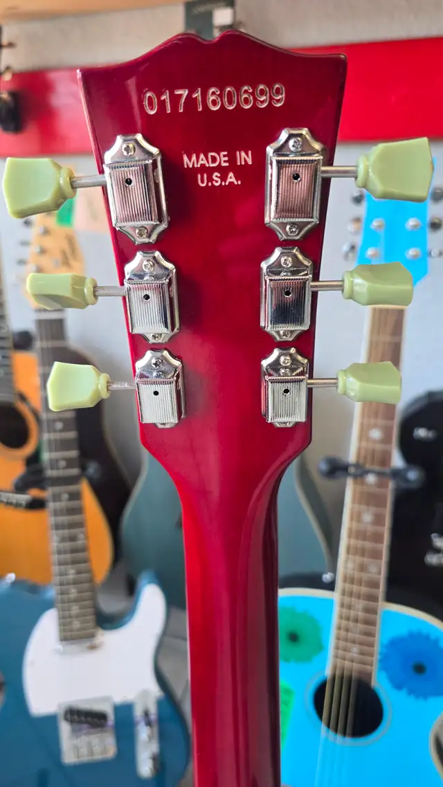 Gibson Les Paul Standard Copy With Hard Case in Guitars in Hamilton - Image 7