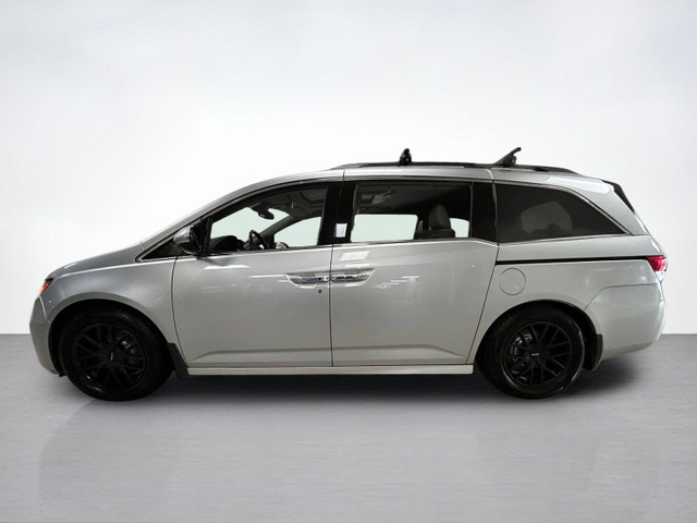 2014 Honda Odyssey Touring | 2 Sets of Tires | Sunroof | Leather in Cars & Trucks in Calgary - Image 2