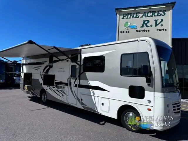 2021 Holiday Rambler Admiral 34J only 13 Milles in RVs & Motorhomes in Moncton - Image 4