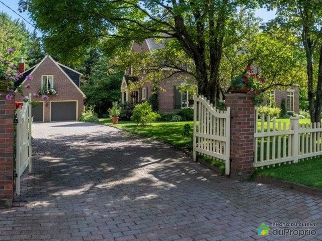 $1,200,000 - 1 1/2 Storey for sale in Pont-Rouge — photo 1