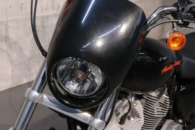 2014 Harley-Davidson SPORTSTER SUPERLOW XL883L in Sport Bikes in Ottawa - Image 14