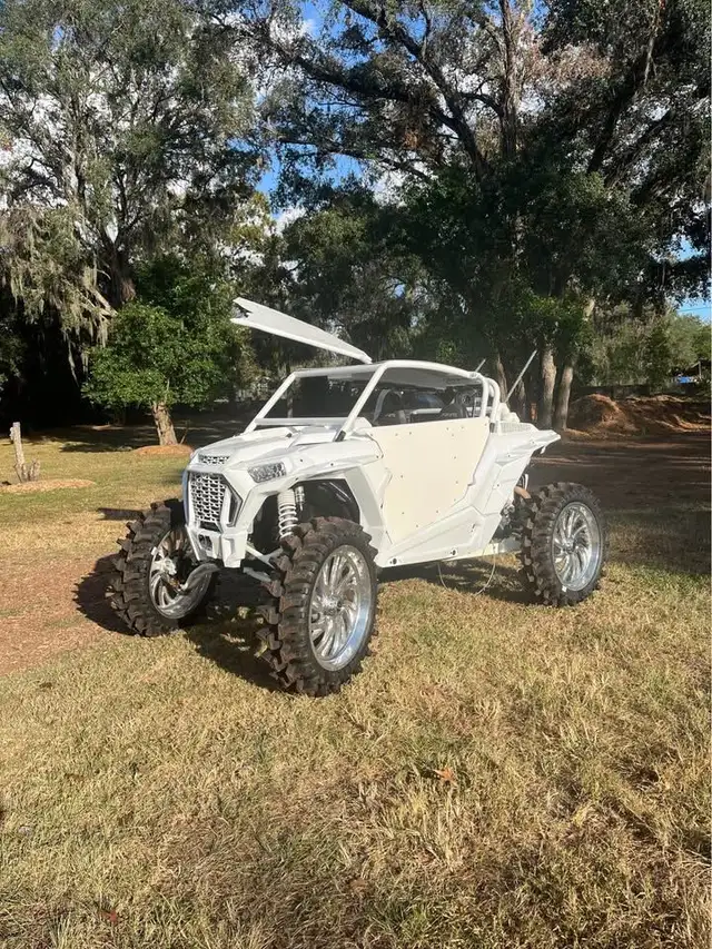 2017 POLARIS RZR 1000 CUSTOM 1000CC-WHITE! in ATVs in Dartmouth - Image 2