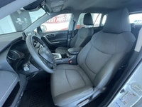 ===== Key Features ===== * 48,861 km * No Reported Accidents * All-Wheel Drive (AWD) * Hybrid Powert... (image 9)
