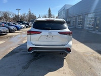 New Arrival. Beautiful XSE with RED interior! AWD and Loaded. 3.5L V6. Heated seats. navigation. car... (image 8)
