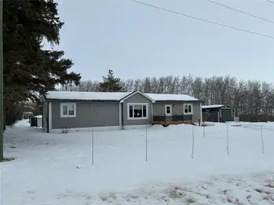 R36//Minnedosa/Immaculate 1548 sqft 3 bedroom 2 bath Triple M Housing Modular home built in 2022 fea...
