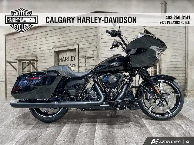 2026 Harley-Davidson ROAD GLIDE in Sport Touring in Calgary - Image 2