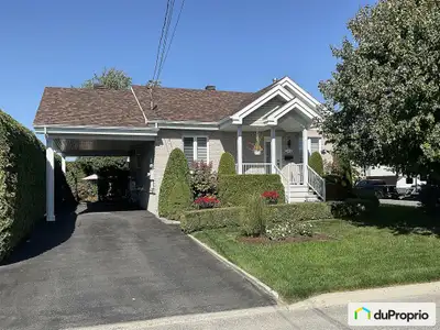 Magnifique propriété située dans un secteur recherché près des services, école, parc, piscine, piste...