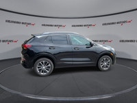 // ACCIDENT FREE!! // This 2022 Buick Encore GX Preferred AWD is a smart choice for drivers who want... (image 8)