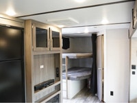 WAS: $33799 NOW: $32799 plus taxes and licensing fees2022 CrossRoads Volante 22BH | Sleeps 9 | King... (image 7)