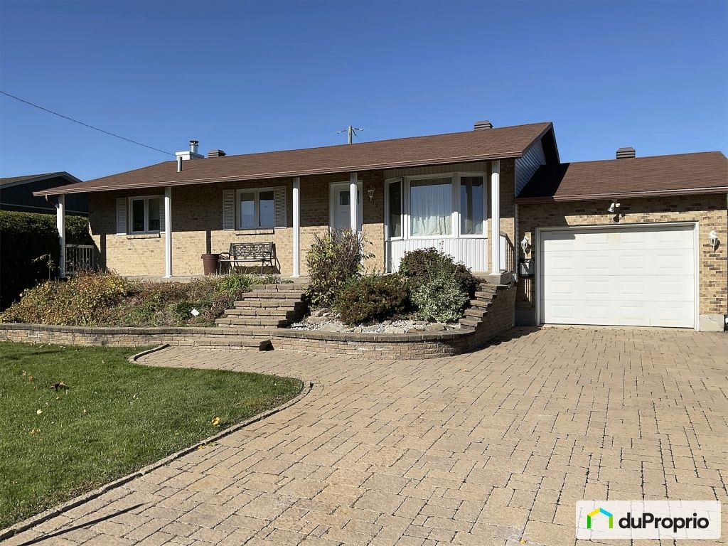 $649,900 - Bungalow for sale in St-Eustache — photo 1