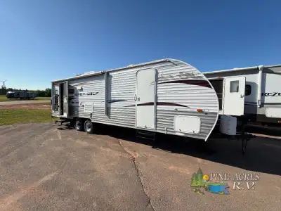 Single Slide Cherokee Grey Wolf Travel Trailer, 2-Lounge Chairs, Sofa/Dinette Slideout, Entertainmen...