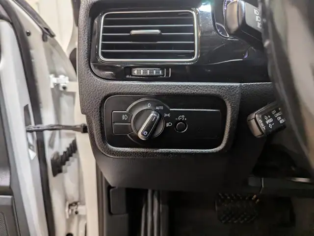 2015 Volkswagen Touareg 3.6L Comfortline Bluetooth | Heated S... in Cars & Trucks in Calgary - Image 16
